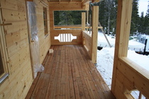 Terassin lattia ja kaiteet asennettu.21.04.2010